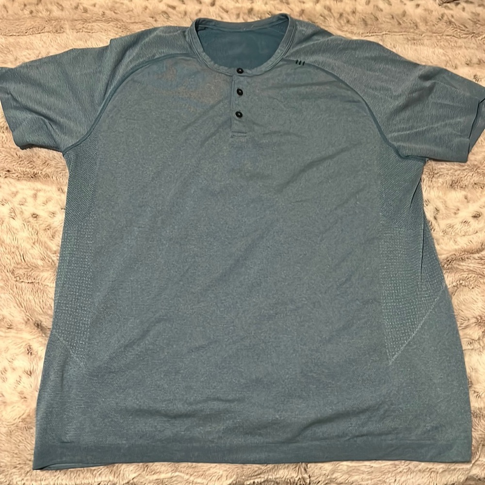 LuluLemon work out shirt